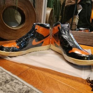 Jordan 1 Retro High Shattered Backboard